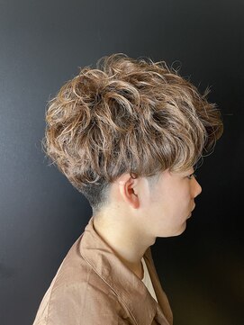 サローネデ アグスティナ バイ サンバンチ(salones de agustina by sanbanchi) ウェットヘヤーメンズパーマ