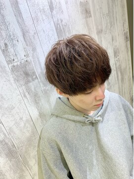 エヌプラス(N+) ◇韓国マッシュ/ツーブロック/束感/フェザーマッシュ