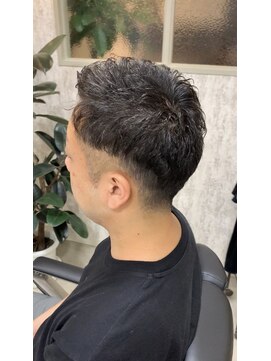 ジーク(SIEG) 緩めのアイロンパーマ