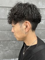 ヒュイル バイ ニアウ(Hwyl by Niau)&nbsp;メンズマッシュパーマ波巻スパイラルパーマニュアンスパーマ