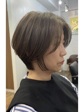 ハーツ(Heart's) 白髪ぼかし/イメチェンヘアスタイル/前髪カタログ/ショートボブ