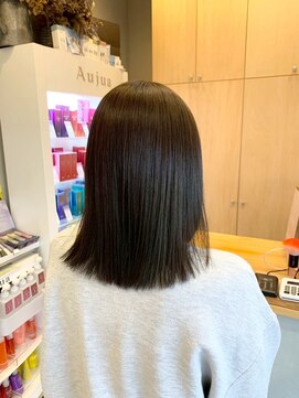 リレーション(Relation) 20代30代大人可愛いナチュラルアッシュ×ストレート切りっぱなし