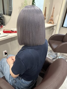 ミミー(mimiiy) グレー/シルバー/寒色カラー/梅田ハイトーン