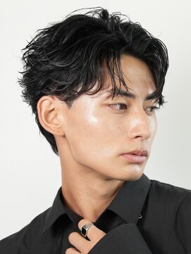 フィフス トウキョウ (fifth TOKYO) 渋谷フェザーパーマメンズカットかきあげセンターパートヘア30代