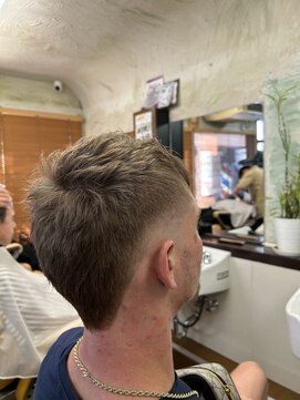 オアゾバーバー(OAZO BARBER) マレット風フェードカット