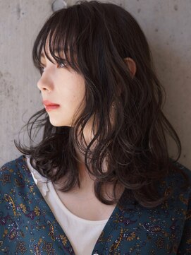 アトリエ フェム(atelier.fem) 動きのあるパーマヘア×ダークグレージュ