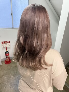 リルア 博多(LIRUA) ハイトーンのピンクベージュ