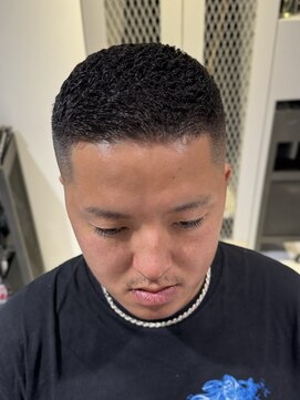 フランクスバーバーザスタンド(Frank’s barber the stand) スキンフェード濡れパンE