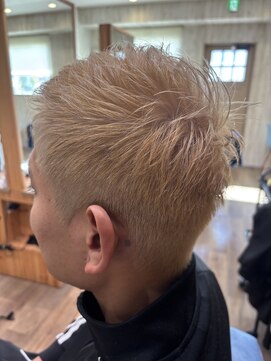 ヘアーズマハロ(hair's Mahalo.) ソフトモヒカン風ショート