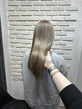 ビランチェ 池袋(bilancia) ホワイトブロンド/ホワイトベージュ/ブロンド