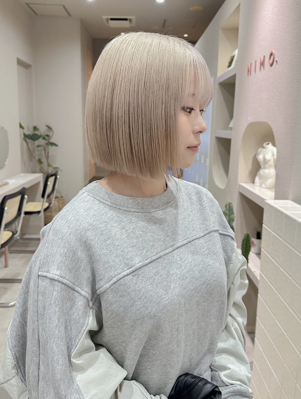 ピンクベージュ/ブリーチ/切りっぱなしボブ/表参道