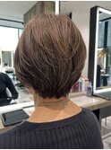 大人女性の品のあるショートスタイル。