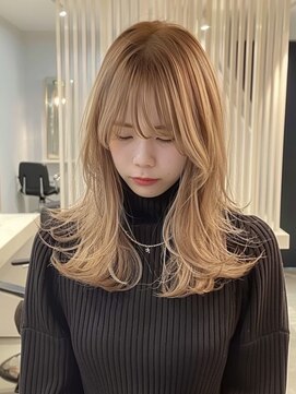 ネハス ナガオカ(nehus.nagaoka) イメチェン/ホワイトブロンド/外ハネボブ/美髪