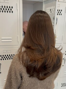 プラチナ(PLATINA) ハイレイヤーレイヤーカットブリーチ無しカラー顔周り