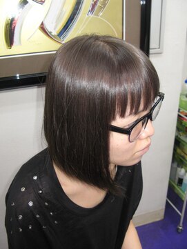 ディバイン(DIVINE) シルバーグレイボブ