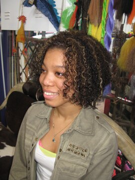 ディバイン(DIVINE) ハードウェーブとポイントカラーのMIXヘア