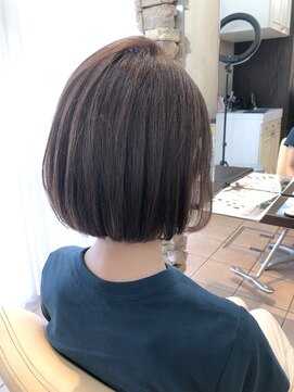 ティエル(Tiele) 首元すっきりボブナチュラルカラー