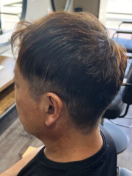 トゥルートラストトロワー 須玉店(True Trust trois) メンズ 首元すっきり爽やかツーブロック メンズパーマ