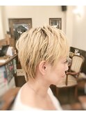 大人女性向け脱白髪染めベリーショートカット