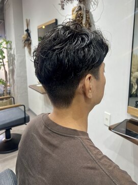 フェリスヘア(feliz hair) ビジネススタイル　ワンカールパーマ