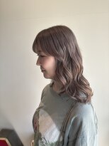 ヘアサロン エン(hair salon en.)&nbsp;透明感とまろやかさを両立。大人ミルクティーベージュ
