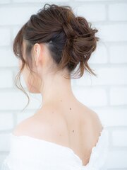 うなじ美人アップヘアアレンジ