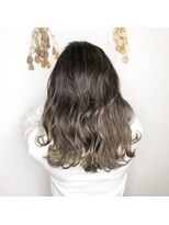 ウル(Ulu)&nbsp;グレージュ×バレイヤージュ