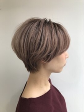 ネウィ グランデ 横浜(newi grande) 大人可愛い20代30代40代小顔ワンサイドショートボブ丸み前下がり