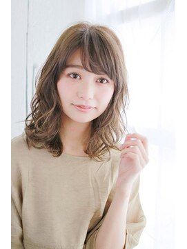 プティルカ(PutiLuca D.C.) ヌーディーベージュのゆるふわミックスカール