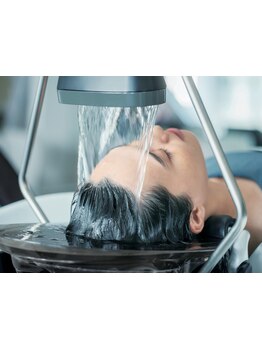 【頭浸浴ヘッドスパ】炭酸泉掛け流し《頭浸浴》×《ヘッドスパ》で至福の極上リラックスタイムへと導きます