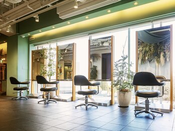 tricot shop & hair salon 表参道【トリコ　ショップ アンド ヘア サロン】