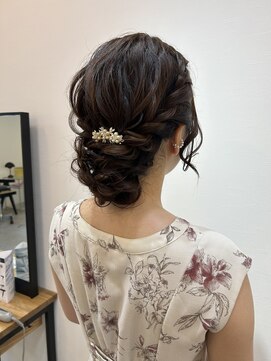 シフターズ(SIFTERS) ヘアセット【華やかアップスタイル】