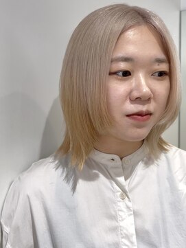 アース 高円寺店(HAIR & MAKE EARTH) ホワイトブロンド♪  【@mppp_32485】