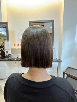 ミーテ(mi:te) 前下がりボブ