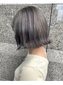 外国人風ダークグレーカラー透明感透け感外ハネショートボブ