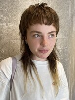 ピークアブー 原宿ハラカド(PEEK-A-BOO) 大人ロングレイヤーハッシュカットマッシュウルフ白髪ぼかし