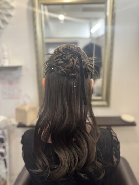 アンジュール(unjour) カチモリハーフアップ