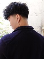 ノラ シブヤ(NORA)&nbsp;テーパーフェードスペインカールプードルパーマ刈り上げフェード