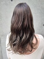 デザート(Des.Art)&nbsp;【Des.Art 赤坂】ロング×3Dハイライト×白髪ぼかし