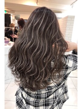 リア 大阪梅田(Ria) ～ハイライトカラー～【Ria 大阪 梅田】