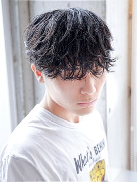 アルファ 新宿(alpha) フェザーパーマ/ブルーブラック/刈り上げセンターパート[新宿]