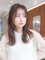 20代30代大人かわいいシルキーベージュ小顔レイヤーカット