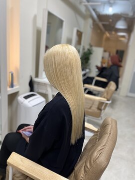 カリーナ(CARINA) ハイトーンカラー/ブロンドカラー