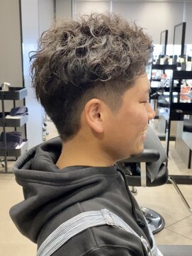 ハルキ ミナト ジャパン オオサカ(HARUKI MINATO japan OSAKA) ツイストスパイラルパーマツイスパパーマメンズ爽やか