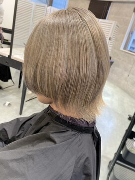 ルーブ トウキョウ(Loob. TOKYO) ブリーチハイトーンカラーミルクティーベージュレイヤーカット