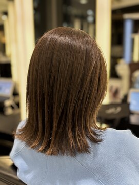 エアー 銀座タワー(AIR) 伸ばしかけ　切りっぱなしボブ　外ハネ