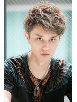 ユーフォリア 渋谷グランデ(Euphoria SHIBUYA GRANDE) ホワイトシルバーカラー ウルフヘア アッシュブラック