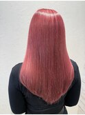 レイヤーカット×ピンクレッド