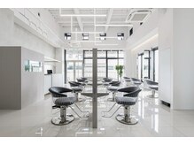 ザザ ZA/ZA 茗荷谷の雰囲気（明るい店内から、都内を一望できるデッキテラスが眺め開放的！）