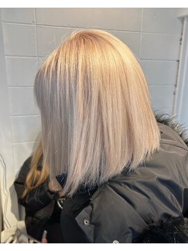 カラ ヘアーサロン(Kala Hair Salon) グレージュ/ブリーチ/バレイヤージュ/ハイライト/玉置悠祐